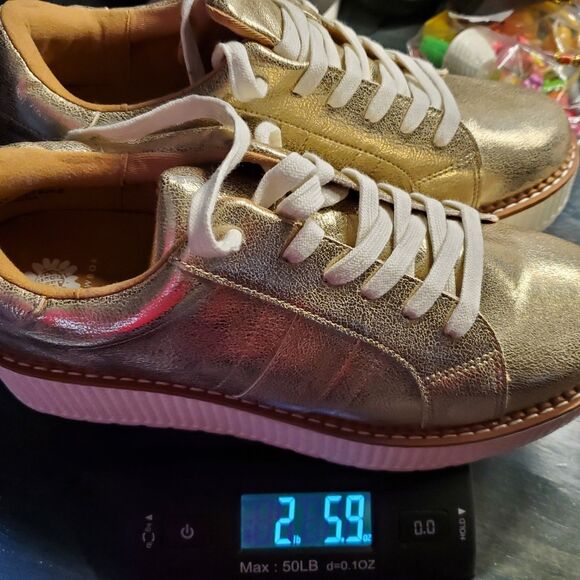 Yellow Box Marcell Platform Sneakers Women 9.5M Gold Metallic 2" White Base NWOB - Picture 3 of 12